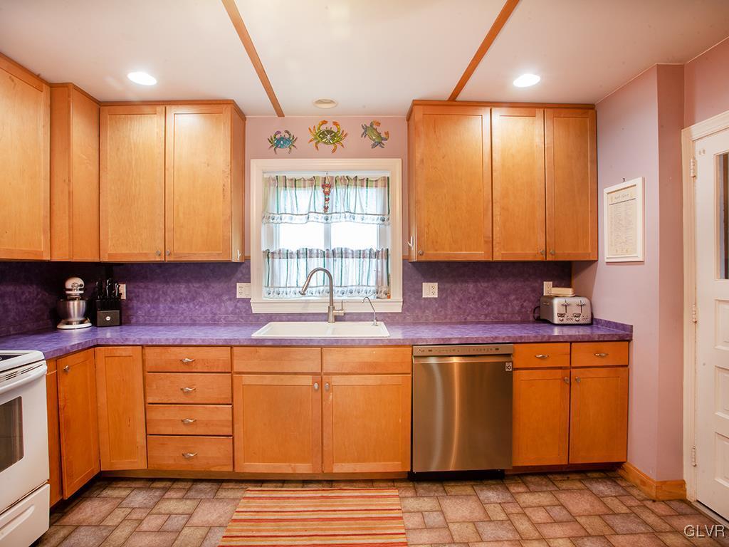 6425 Memorial Road Allentown, PA 18106 - Photo 9 of 30 Gallery Image 9