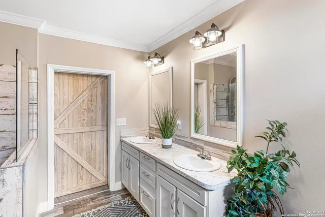 $2,200 | 210 Rhonda Drive, Lytle, TX 78052