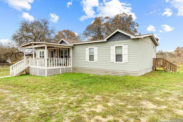 $2,200 | 210 Rhonda Drive, Lytle, TX 78052