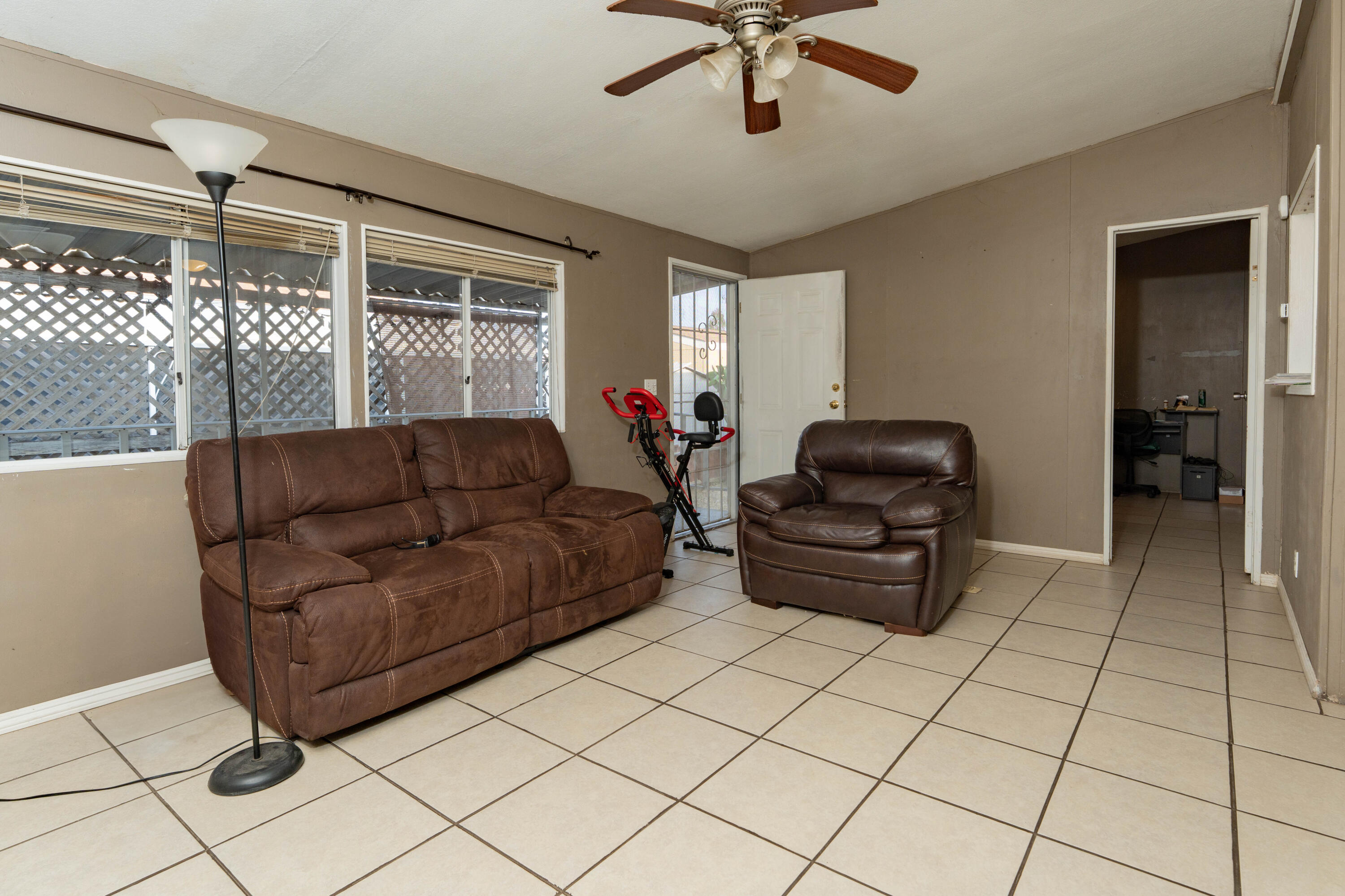 900 East Rankin Road, Unit 119 Tulare, CA 93274 - Photo 9 of 19 18 (2)