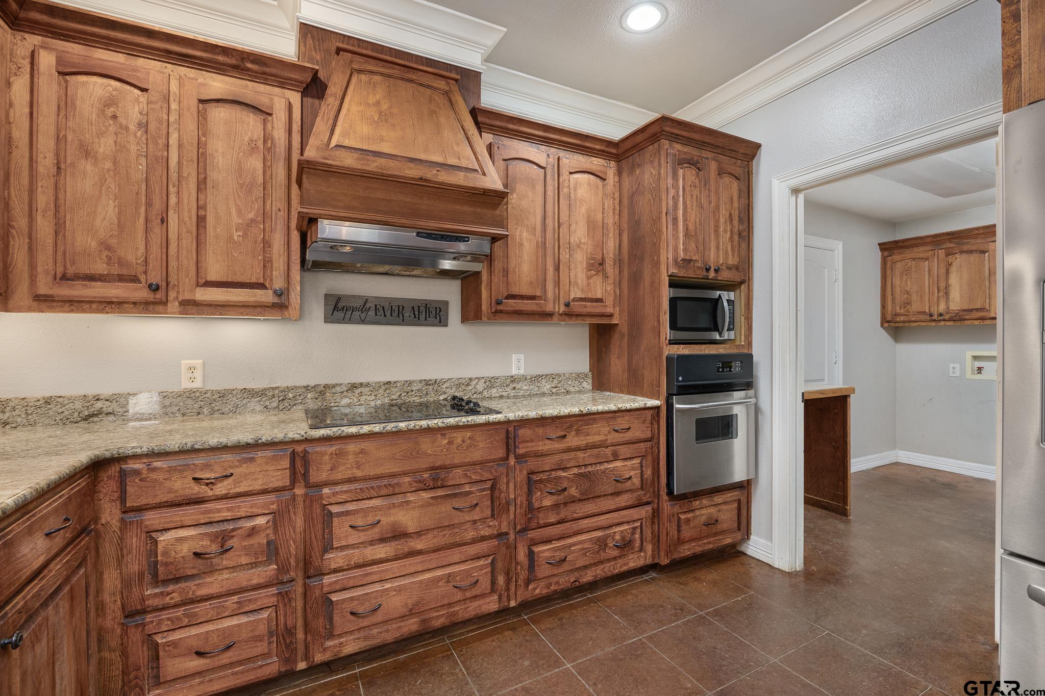710 Willowood Street Longview, TX 75604 - Photo 11 of 33