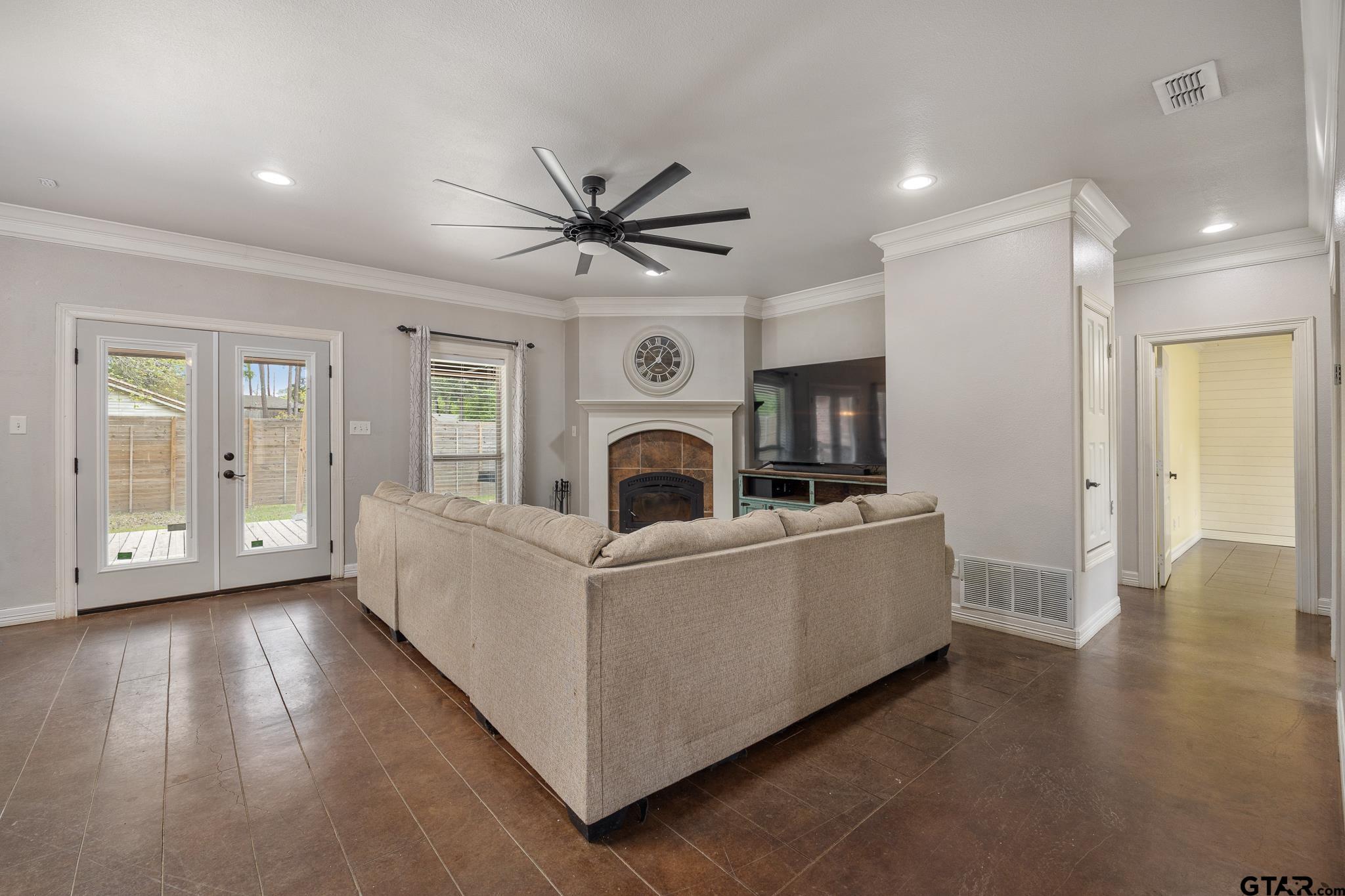 710 Willowood Street Longview, TX 75604 - Photo 5 of 33