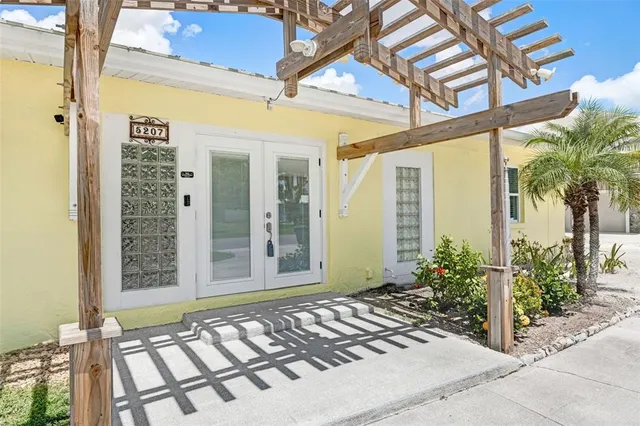 $750,000 | 5207 Palmetto Point Drive, Palmetto, FL 34221