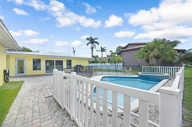 $750,000 | 5207 Palmetto Point Drive, Palmetto, FL 34221