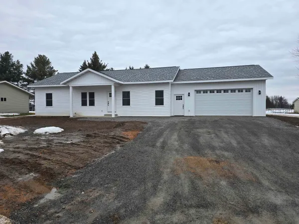 $394,000 | 118500 Fieldcrest Drive, Stratford, WI 54484