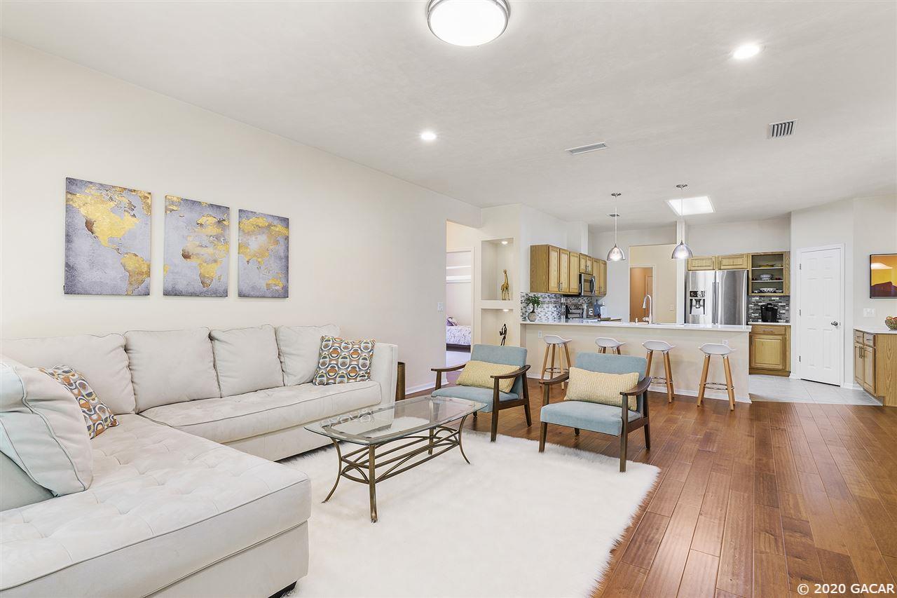 8321 Southwest 75th Road Gainesville, FL 32608 - Photo 2 of 29 Open floor - Living area