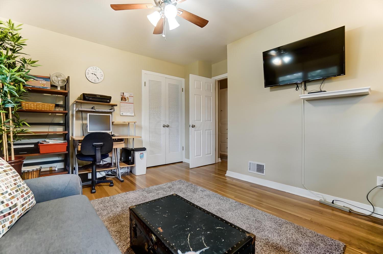 3296 Colchester Road Columbus, OH 43221 - Photo 13 of 19