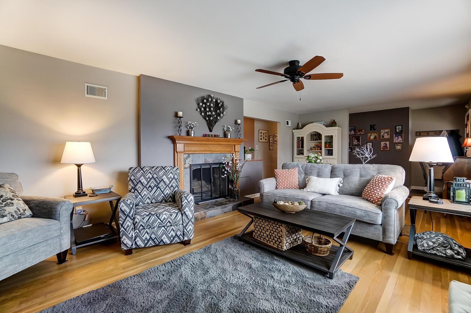 3296 Colchester Road Columbus, OH 43221 - Photo 3 of 19