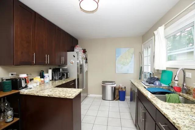 $2,400 | 55 East Jeffery Avenue, Wheeling, IL 60090