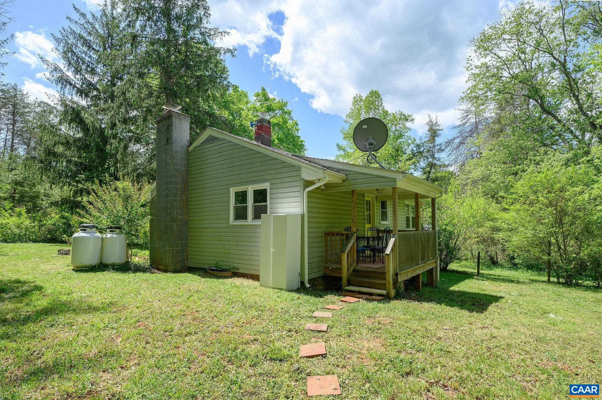 6554 Esmont Road Keene, VA 22946 - Photo 21 of 34