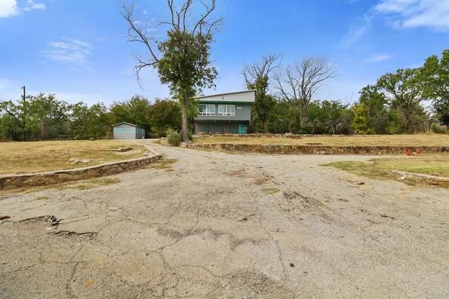 $329,900 | 607 West Hillside Drive, Coleman, TX 76834