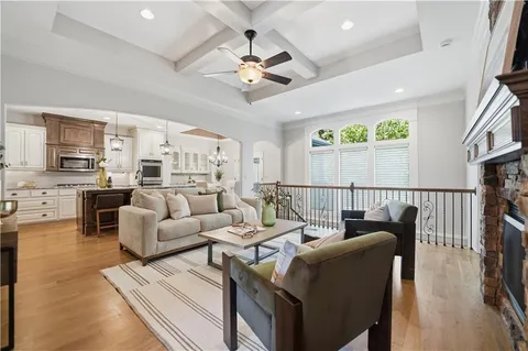 $635,000 | 9892 Hollis Lane, Lenexa, KS 66227