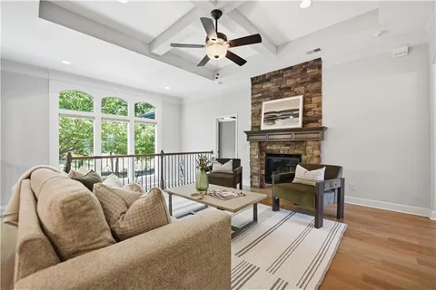 $635,000 | 9892 Hollis Lane, Lenexa, KS 66227