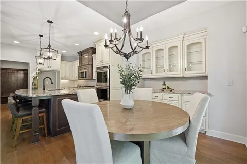 $635,000 | 9892 Hollis Lane, Lenexa, KS 66227