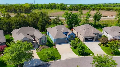 $635,000 | 9892 Hollis Lane, Lenexa, KS 66227