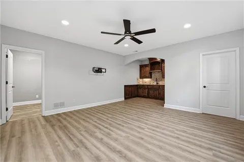 $635,000 | 9892 Hollis Lane, Lenexa, KS 66227