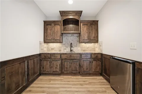 $635,000 | 9892 Hollis Lane, Lenexa, KS 66227