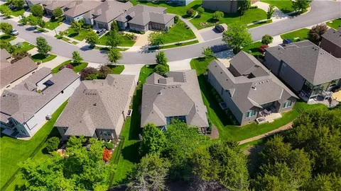 $635,000 | 9892 Hollis Lane, Lenexa, KS 66227