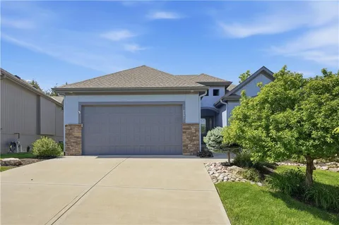 $635,000 | 9892 Hollis Lane, Lenexa, KS 66227