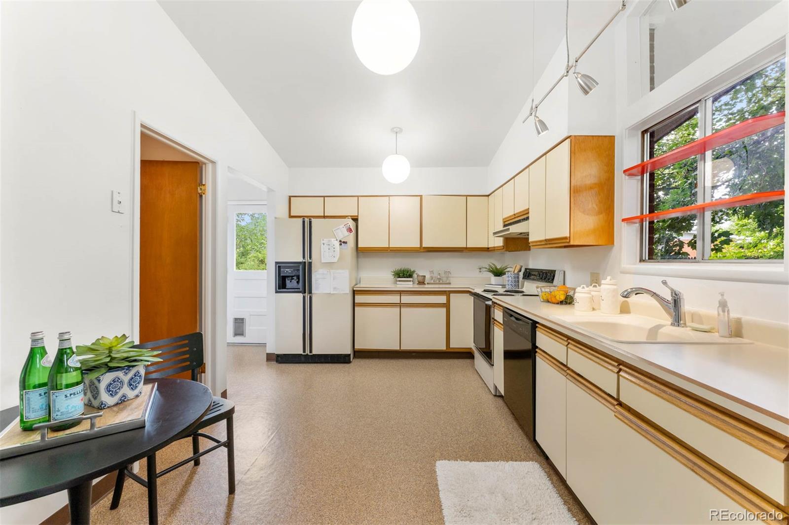 2205 South Stuart Street Denver, CO 80219 - Photo 9 of 34