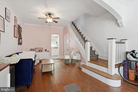 $2,100 | 887 North Judson Street, Philadelphia, PA 19130