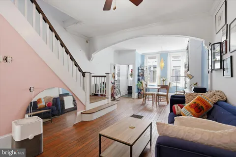 $2,100 | 887 North Judson Street, Philadelphia, PA 19130