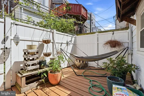 $2,100 | 887 North Judson Street, Philadelphia, PA 19130