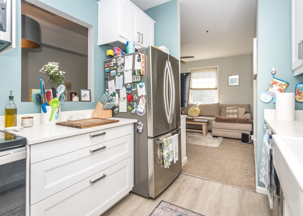110 Maple Place, Unit 8 Dedham, MA 02026 - Photo 5 of 19