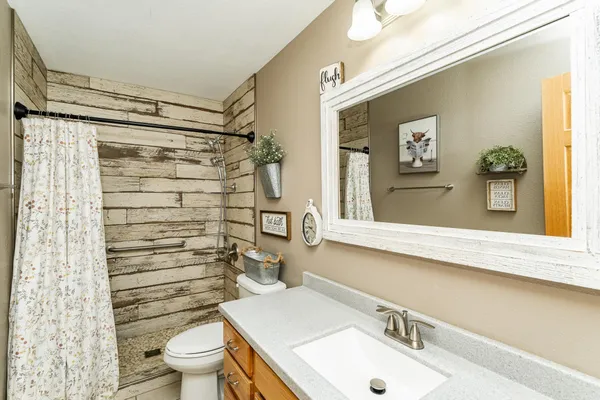 $379,900 | 506 9th Street Northwest, Dodge Center, MN 55927