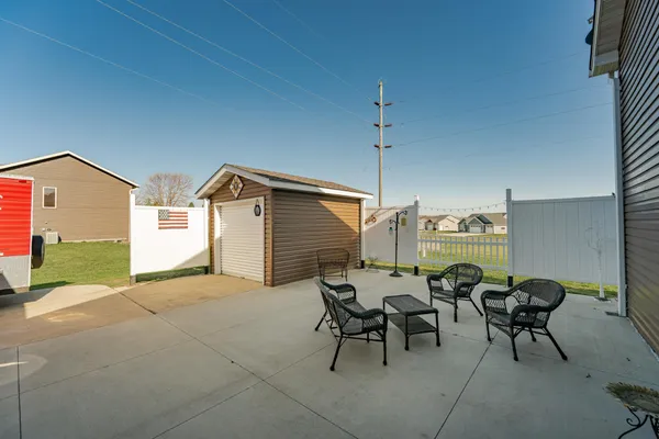 $379,900 | 506 9th Street Northwest, Dodge Center, MN 55927