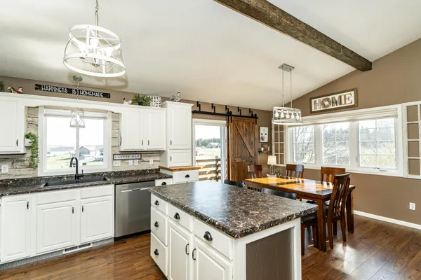 $379,900 | 506 9th Street Northwest, Dodge Center, MN 55927