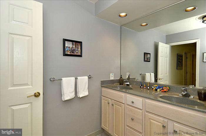 17951 Moore Road Dickerson, MD 20842 - Photo 20 of 30 Bath