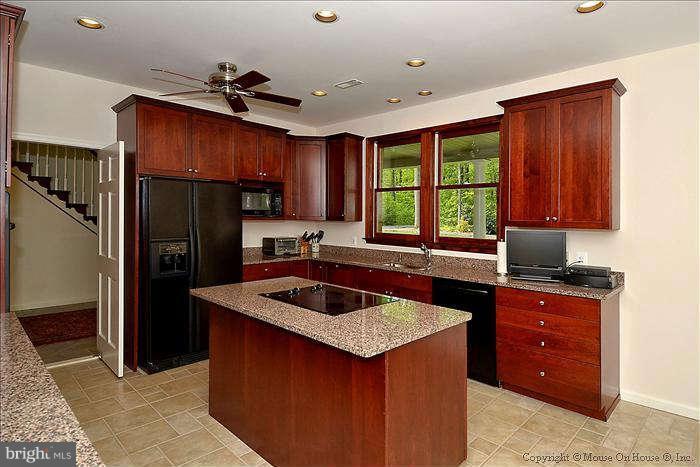 17951 Moore Road Dickerson, MD 20842 - Photo 6 of 30 Kitchen