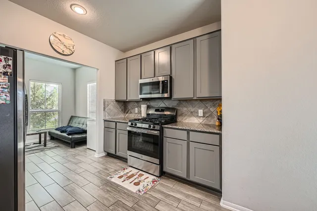 $390,000 | 32714 Oak Heights Lane, Brookshire, TX 77423