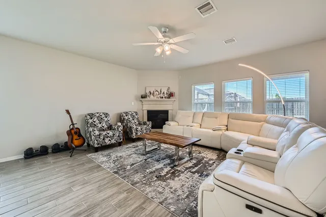 $390,000 | 32714 Oak Heights Lane, Brookshire, TX 77423