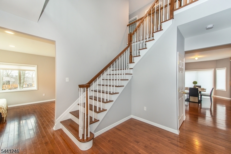 18 Puddingstone Road Morris Plains, NJ 07950 - Photo 3 of 19