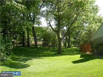 6 Bluebird Road Wyomissing, PA 19610 - Photo 2 of 11 Gallery Image 2