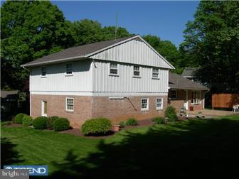 6 Bluebird Road Wyomissing, PA 19610 - Photo 3 of 11 Gallery Image 3