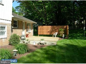 6 Bluebird Road Wyomissing, PA 19610 - Photo 4 of 11 Gallery Image 4