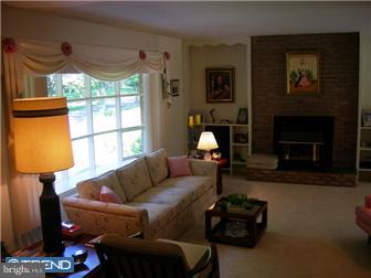 6 Bluebird Road Wyomissing, PA 19610 - Photo 8 of 11 Gallery Image 8