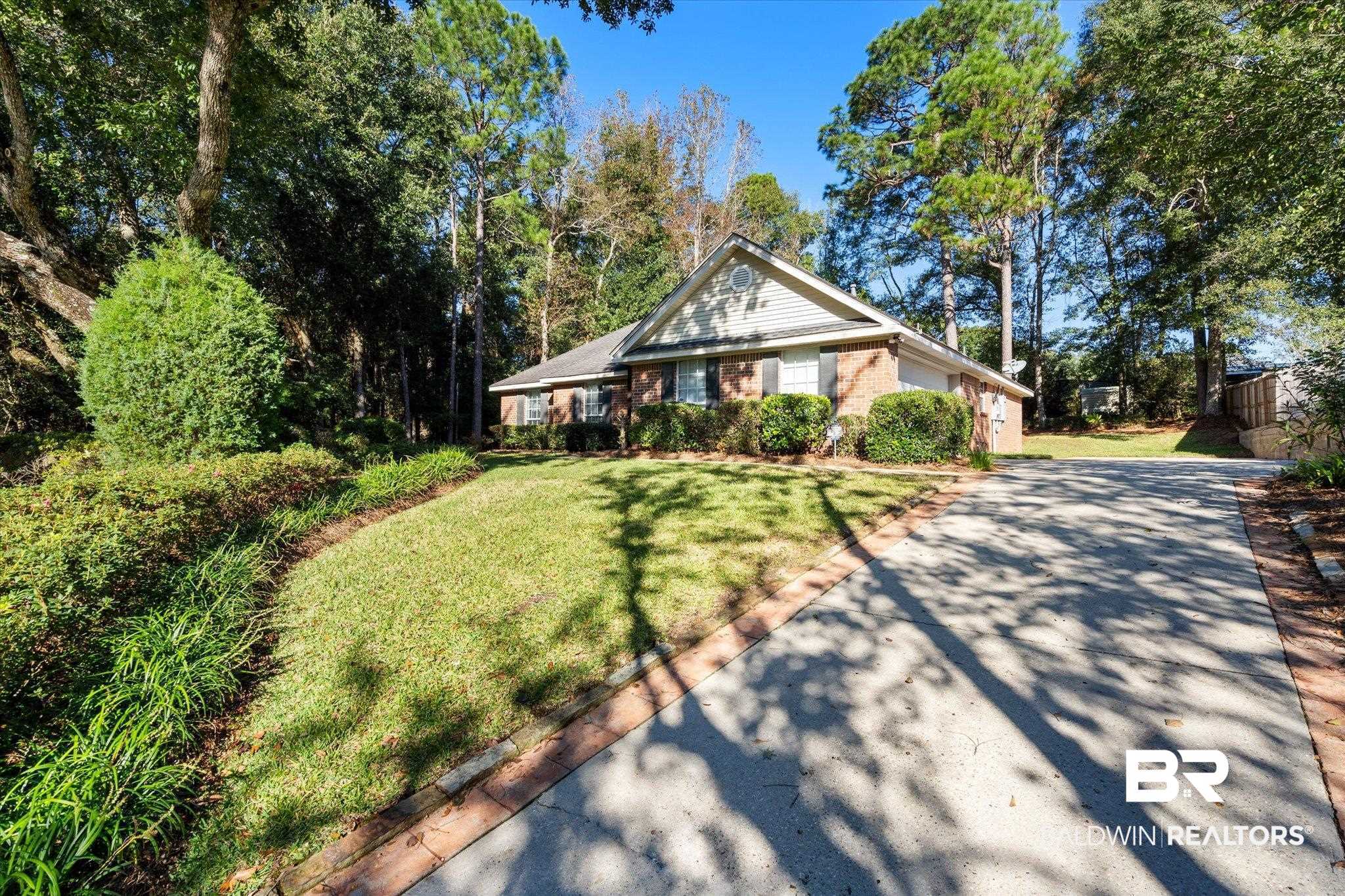 7410 East Lakeview Drive Mobile, AL 36695 - Photo 20 of 20 View of front of property with a front lawn
