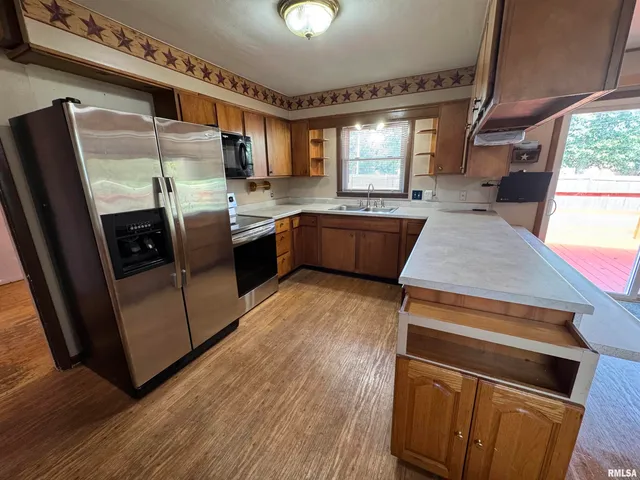 $129,000 | 7 Holly Lane, Flora, IL 62839