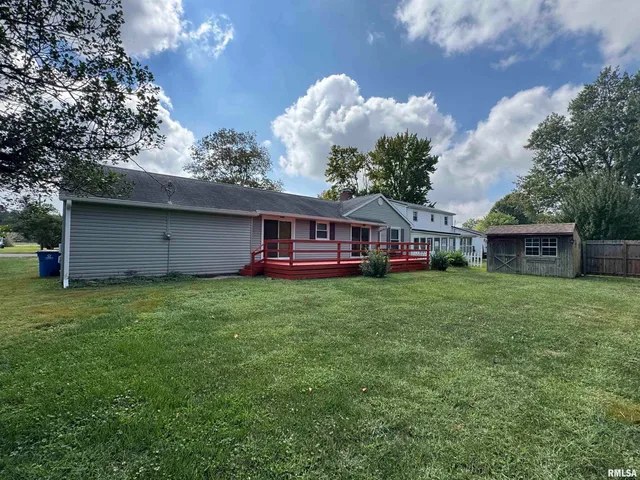 $129,000 | 7 Holly Lane, Flora, IL 62839