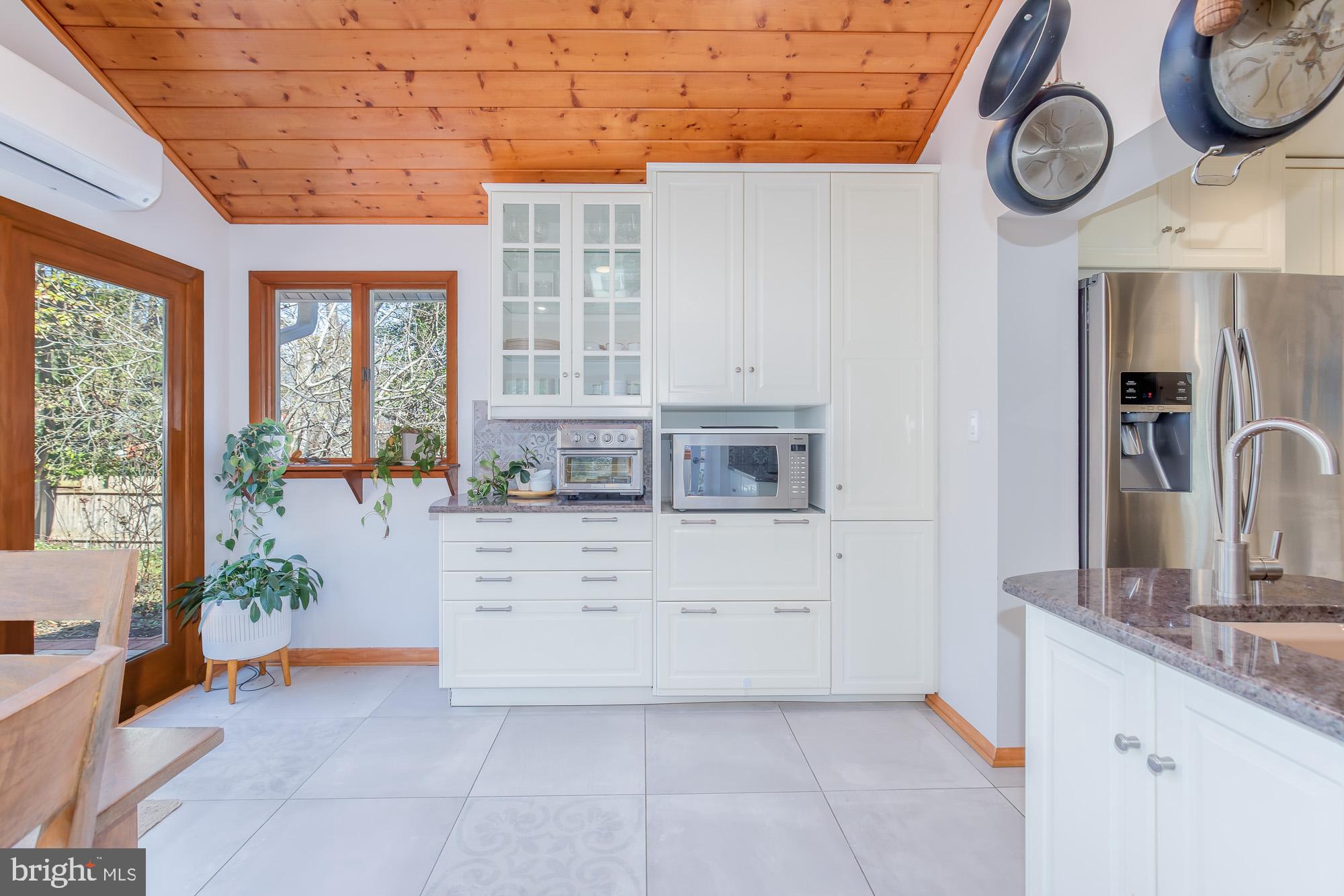 6202 Redwing Road Bethesda, MD 20817 - Photo 11 of 37