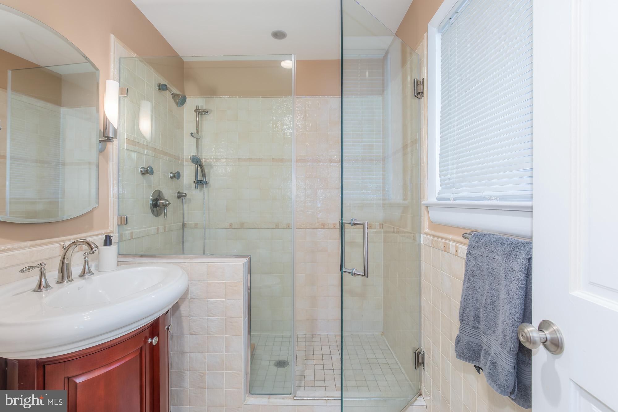 6202 Redwing Road Bethesda, MD 20817 - Photo 17 of 37