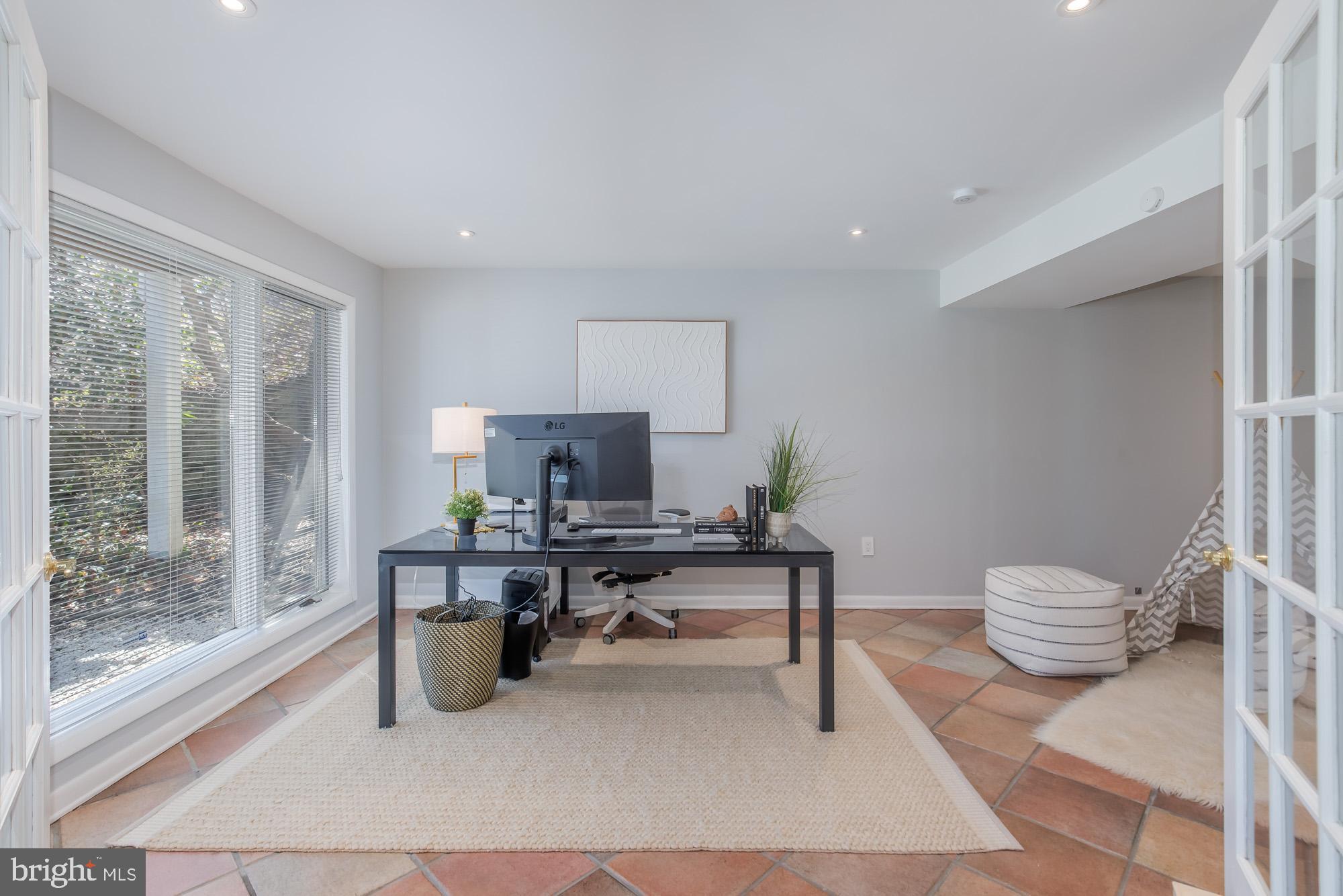 6202 Redwing Road Bethesda, MD 20817 - Photo 23 of 37