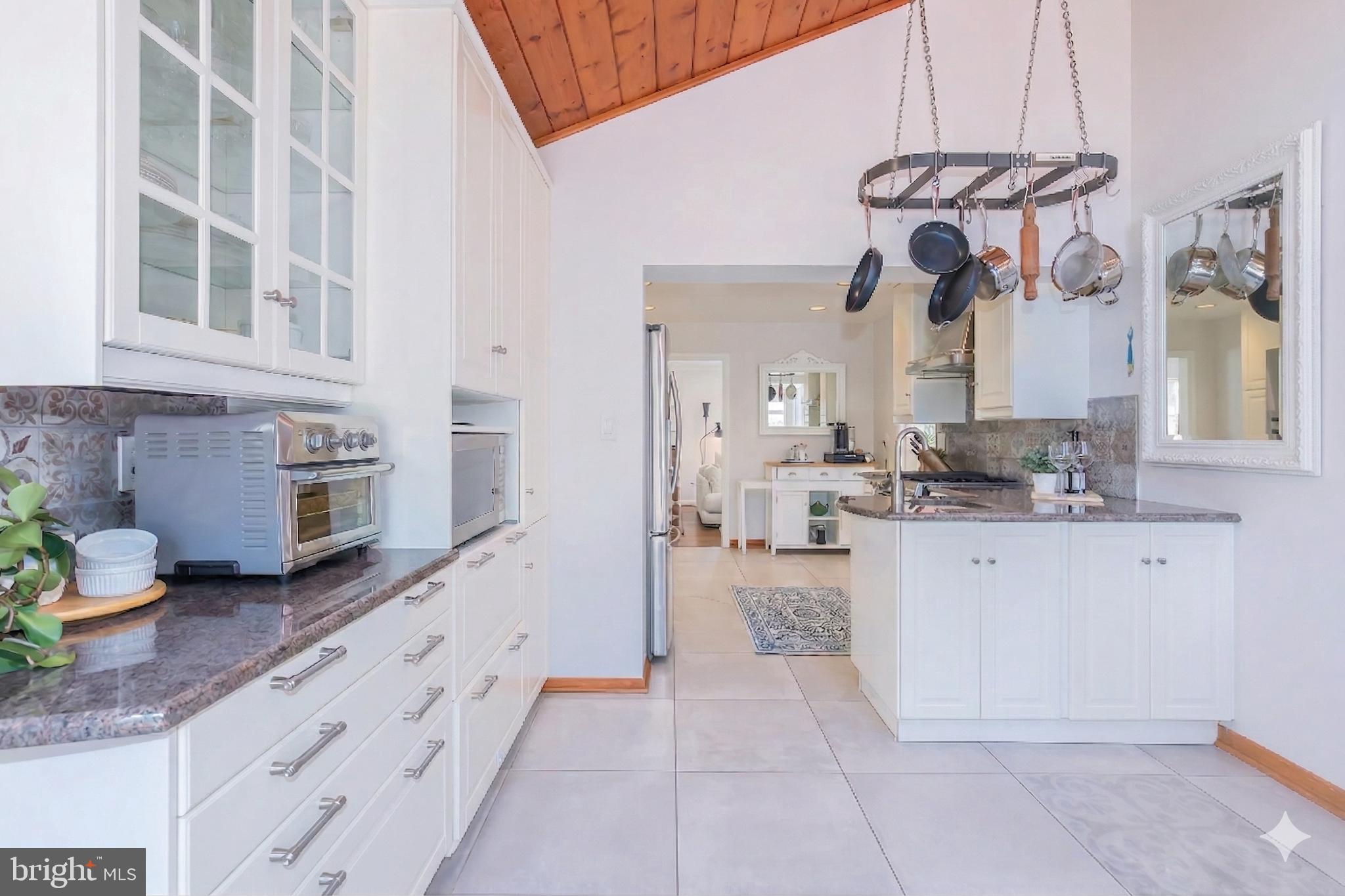 6202 Redwing Road Bethesda, MD 20817 - Photo 10 of 37