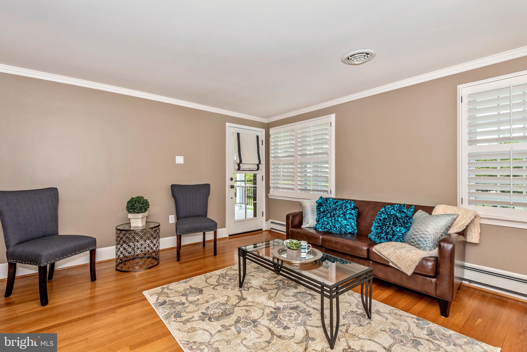 819 Washington Road Westminster, MD 21157 - Photo 3 of 62 SPACIOUS LIVING ROOM