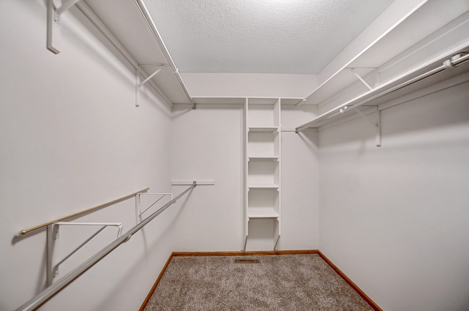 4615 Crystal Ridge Cove Fort Wayne, IN 46835 - Photo 20 of 35 Gallery Image 20