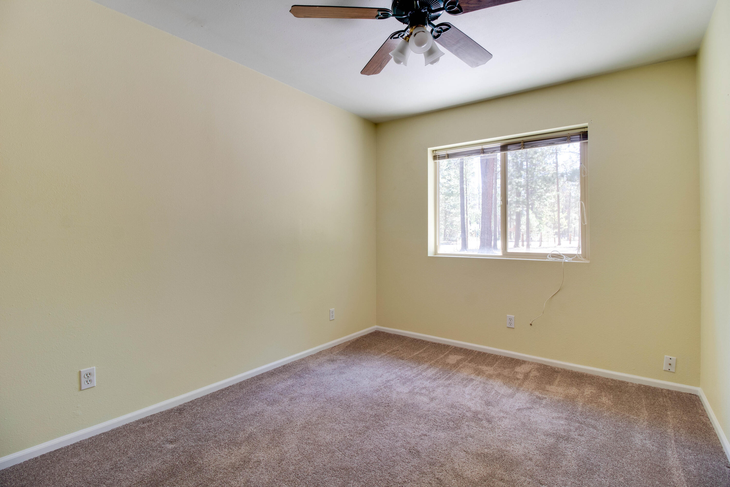 51503 Cedar Road La Pine, OR 97739 - Photo 33 of 42 Spare Room 3 off of Family Room